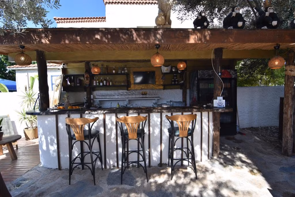 BHouse bar