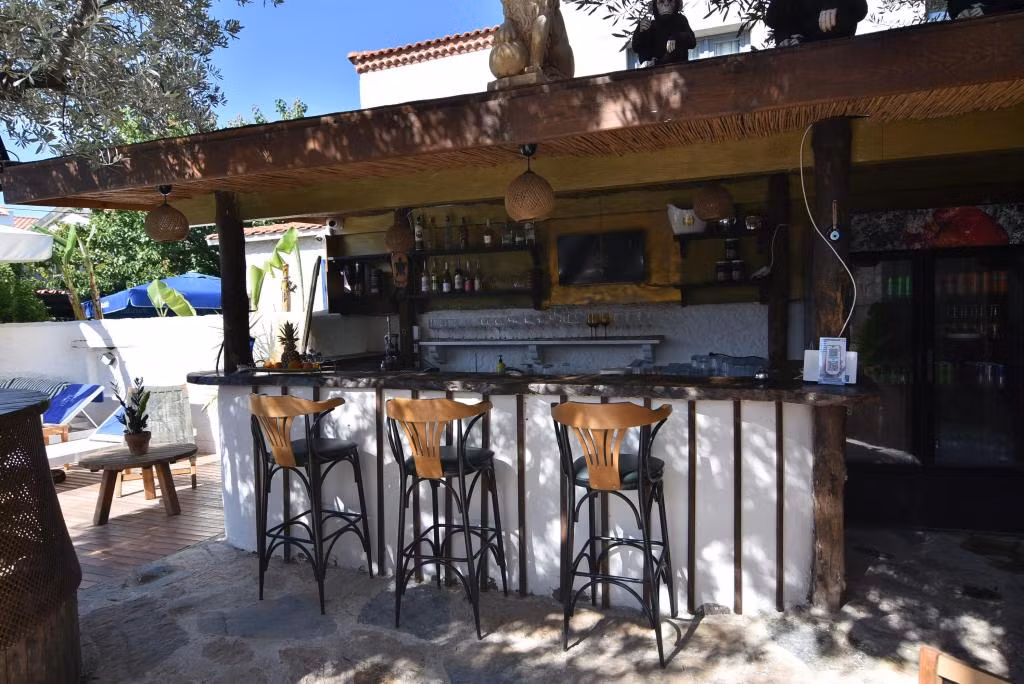BHouse bar