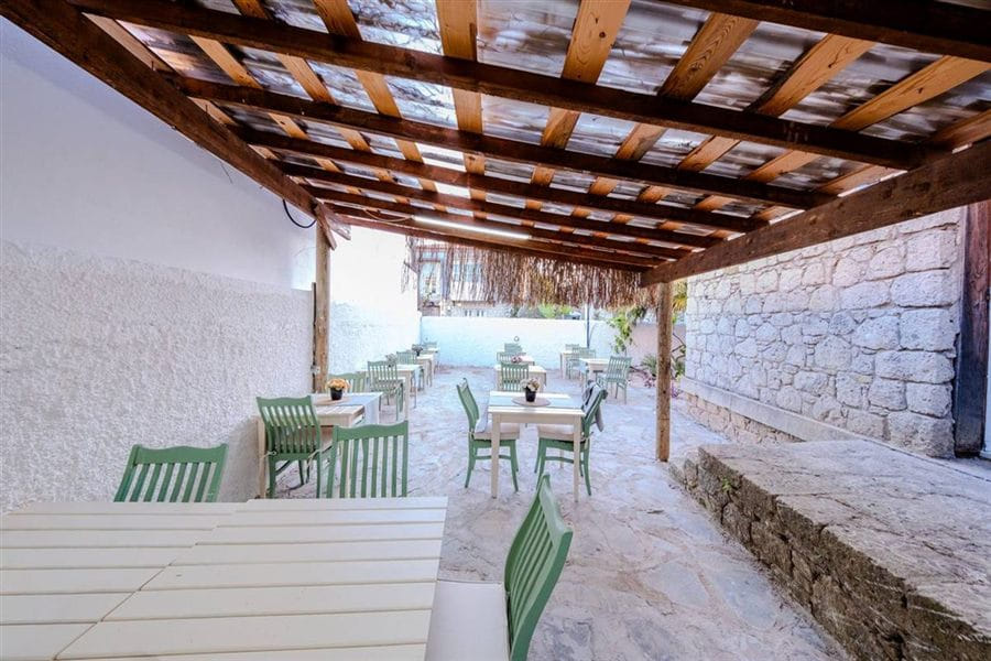 BHouse bahçe