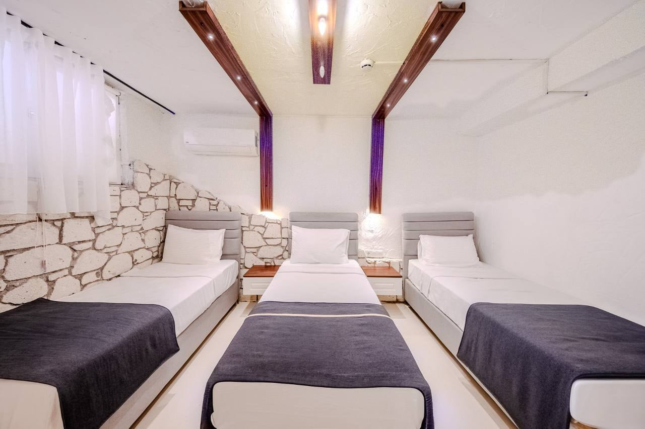 BHouse Alaçatı Ekonomi Üç Kişilik Oda