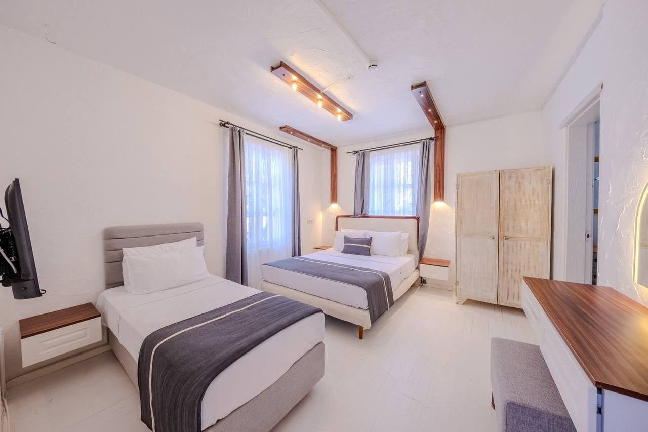 BHouse Alaçatı Standart Üç Kişilik Oda