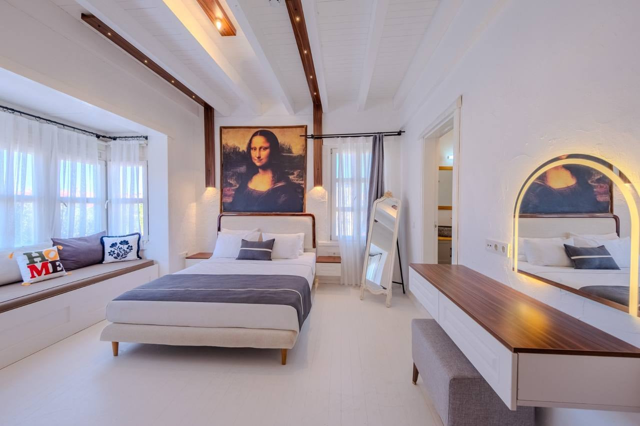 BHouse Alaçatı Süit Oda Cumbalı